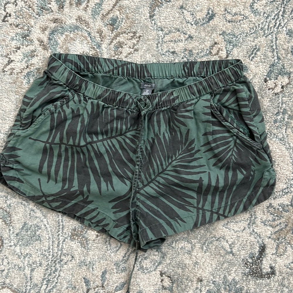 Aerie jungle print shorts